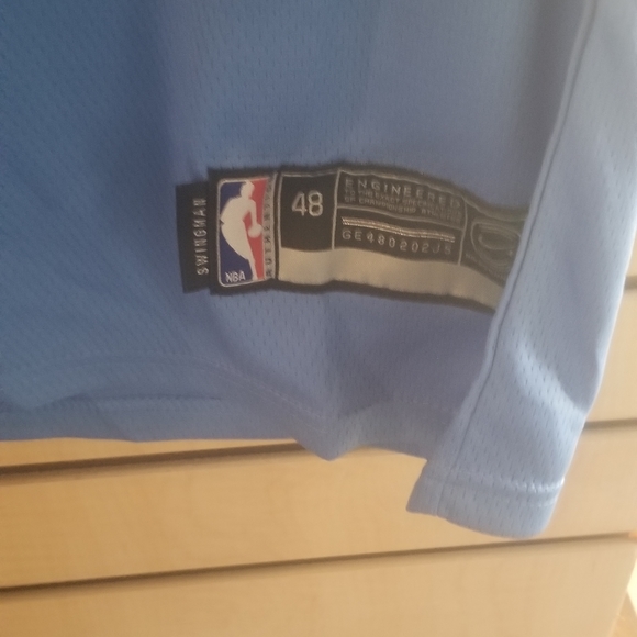 Lakers Throwback Jersey - Picture 2 of 3